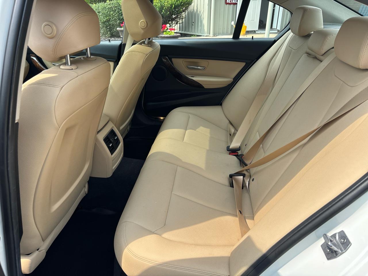 BMW 3-Series 320i xDrive Sedan 2017