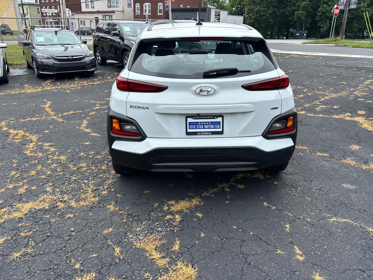 Hyundai Kona SE AWD 2021