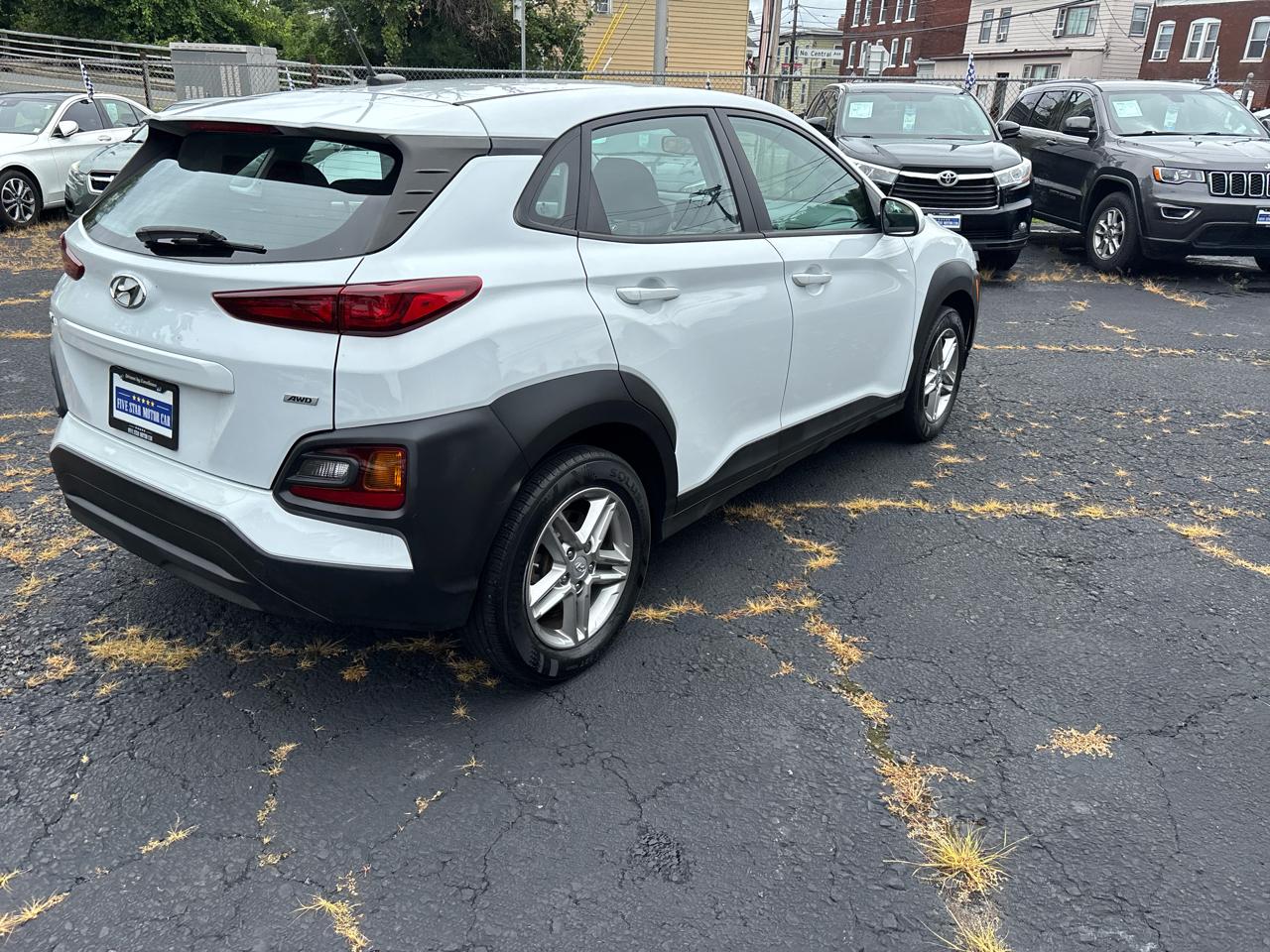 Hyundai Kona SE AWD 2021