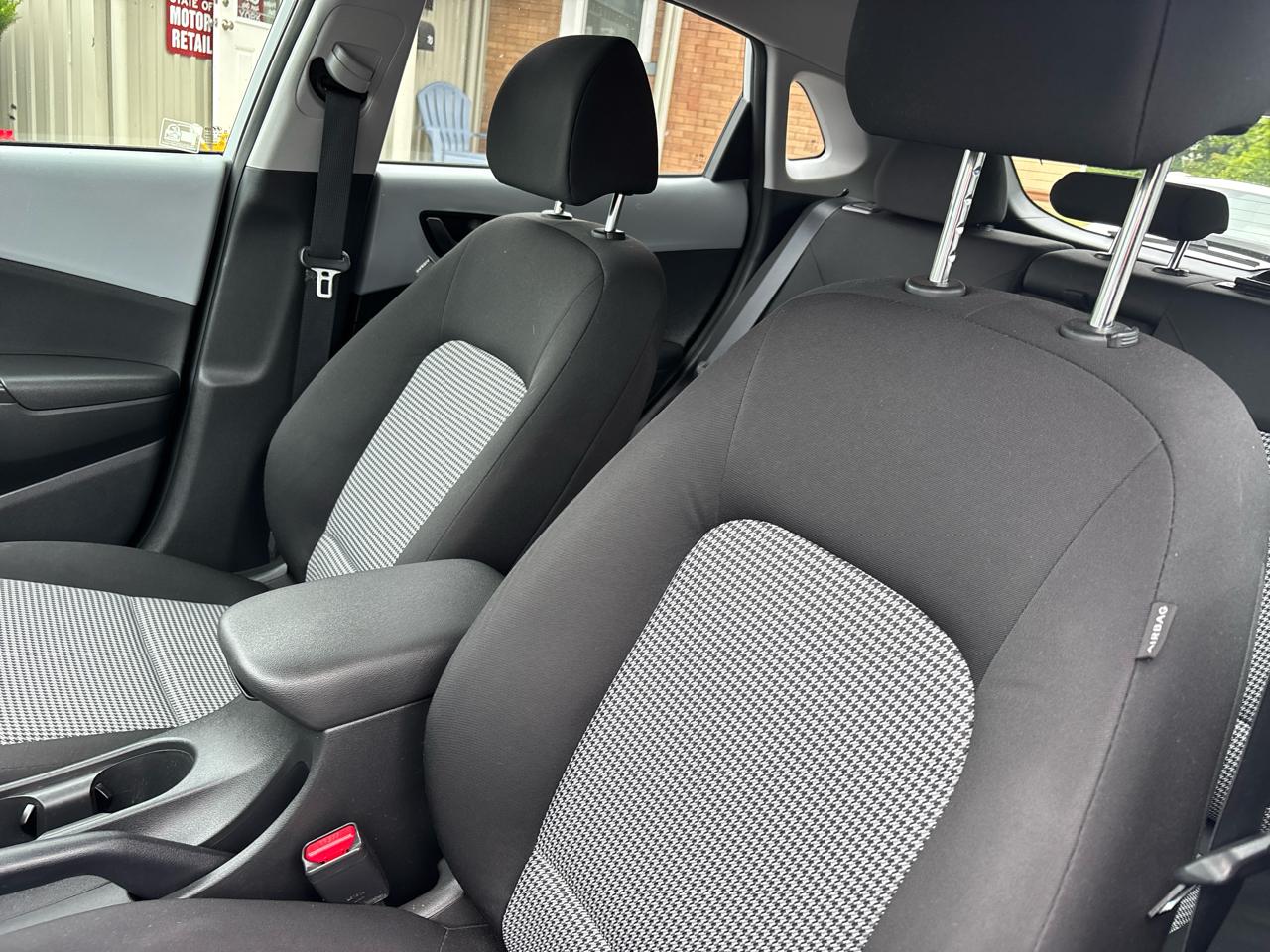 Hyundai Kona SE AWD 2021