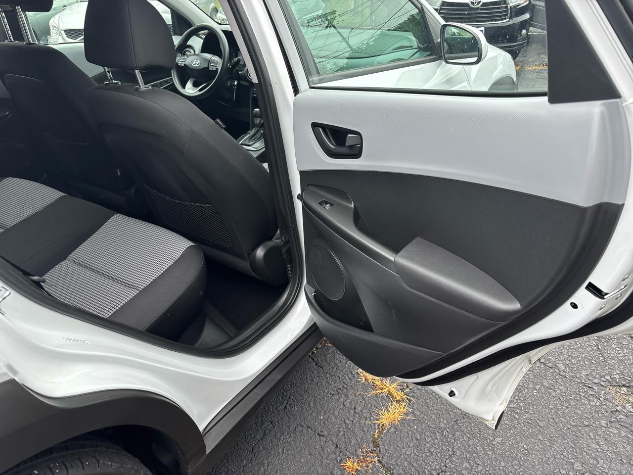 Hyundai Kona SE AWD 2021