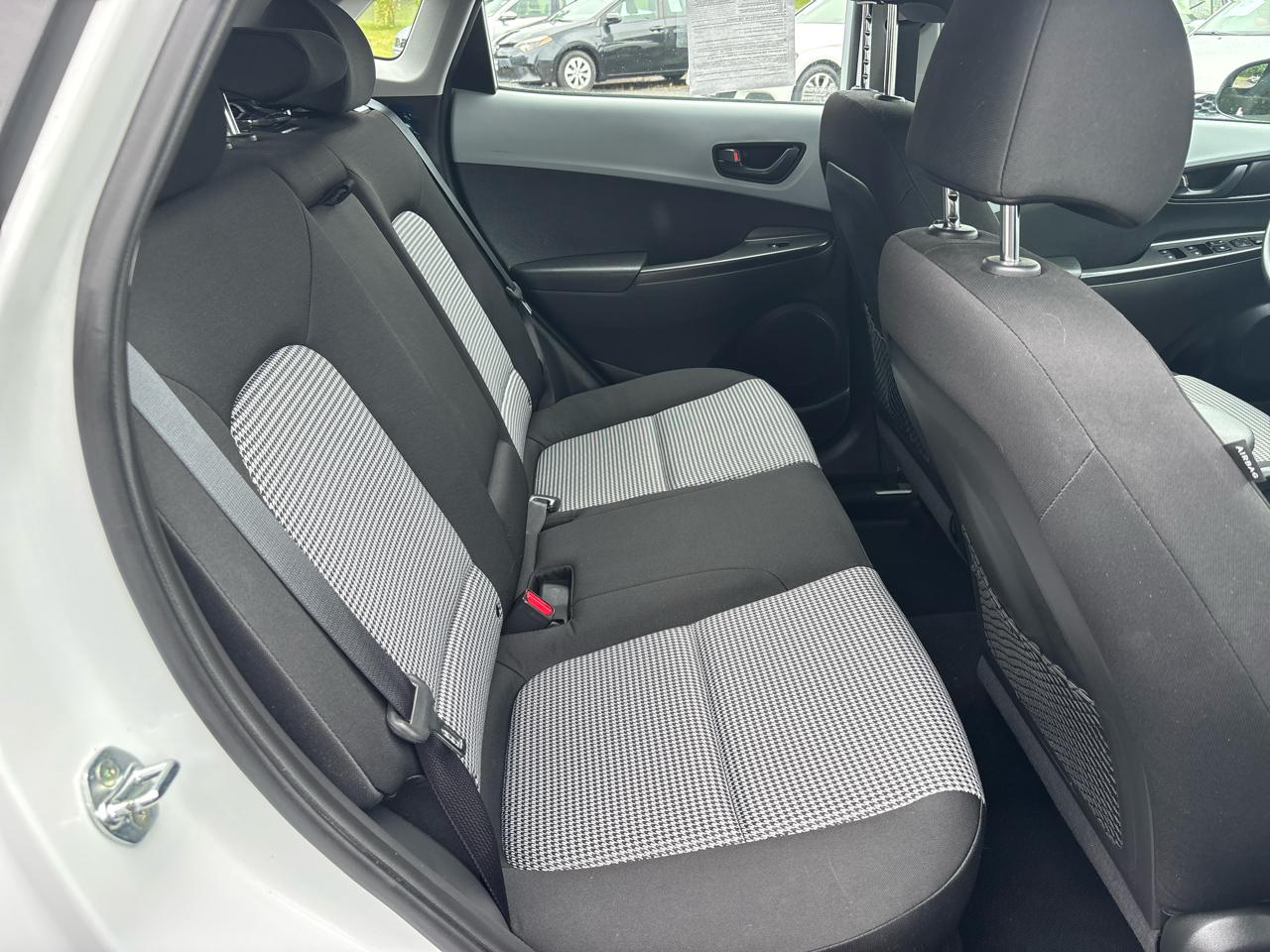 Hyundai Kona SE AWD 2021