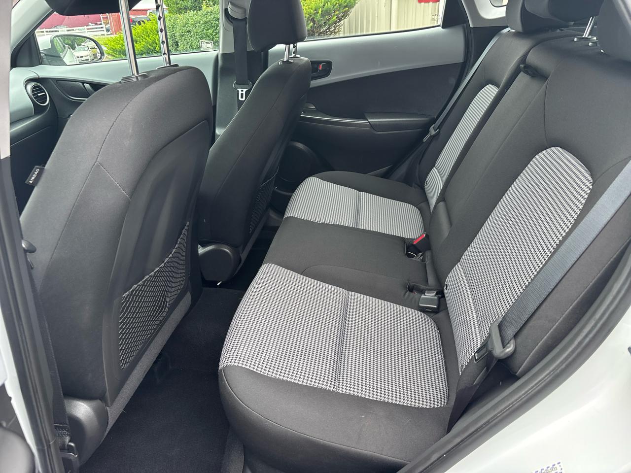 Hyundai Kona SE AWD 2021