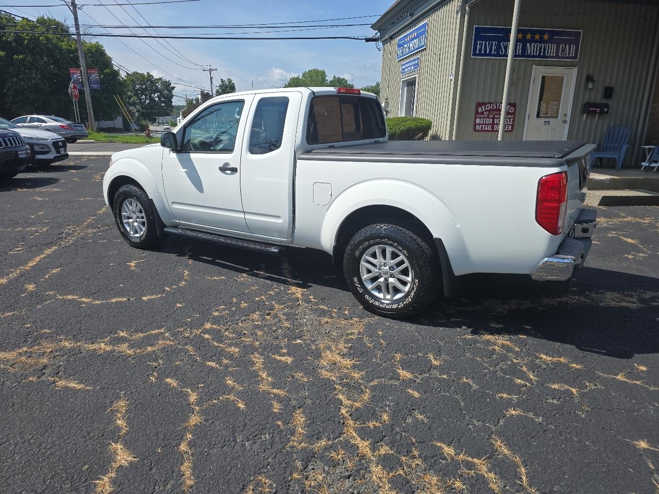 Nissan Frontier SV Crew Cab V6 2015