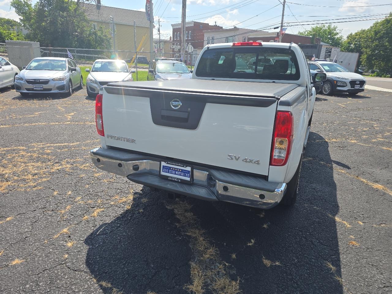 Nissan Frontier SV Crew Cab V6 2015