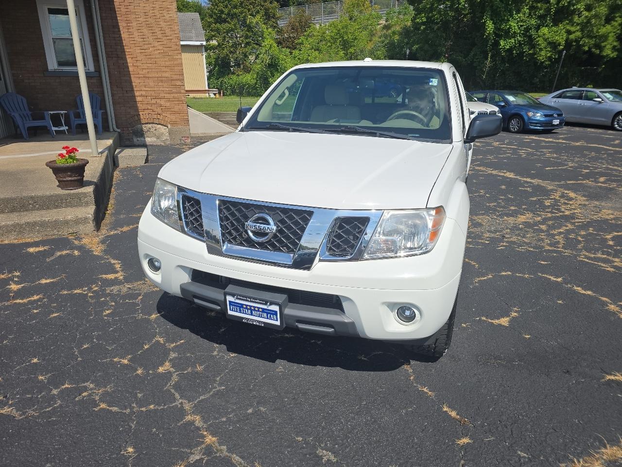 Nissan Frontier SV Crew Cab V6 2015
