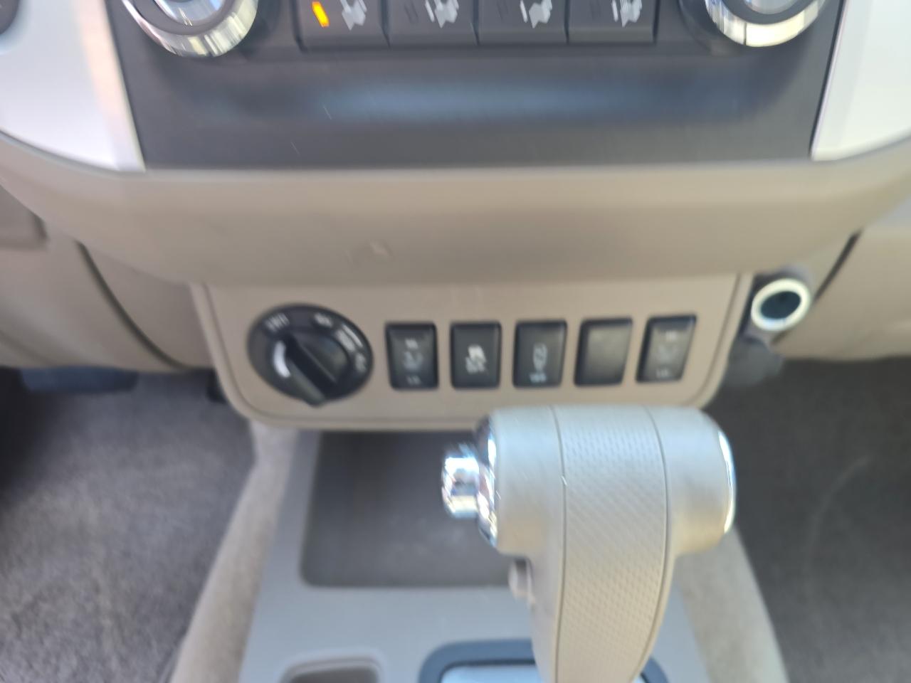 Nissan Frontier SV Crew Cab V6 2015