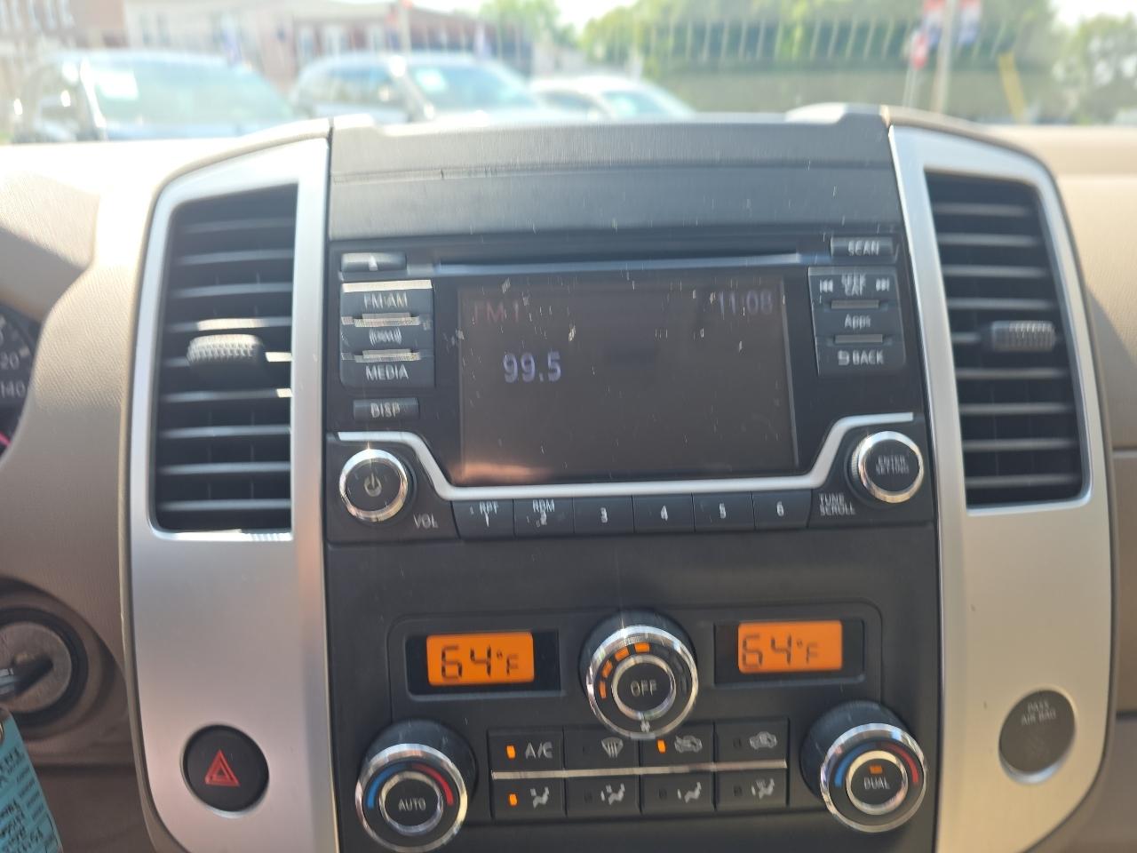 Nissan Frontier SV Crew Cab V6 2015