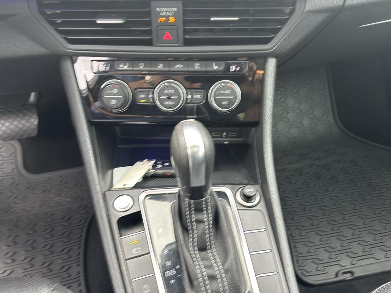Volkswagen Jetta 1.4T SEL Premium 8A 2021