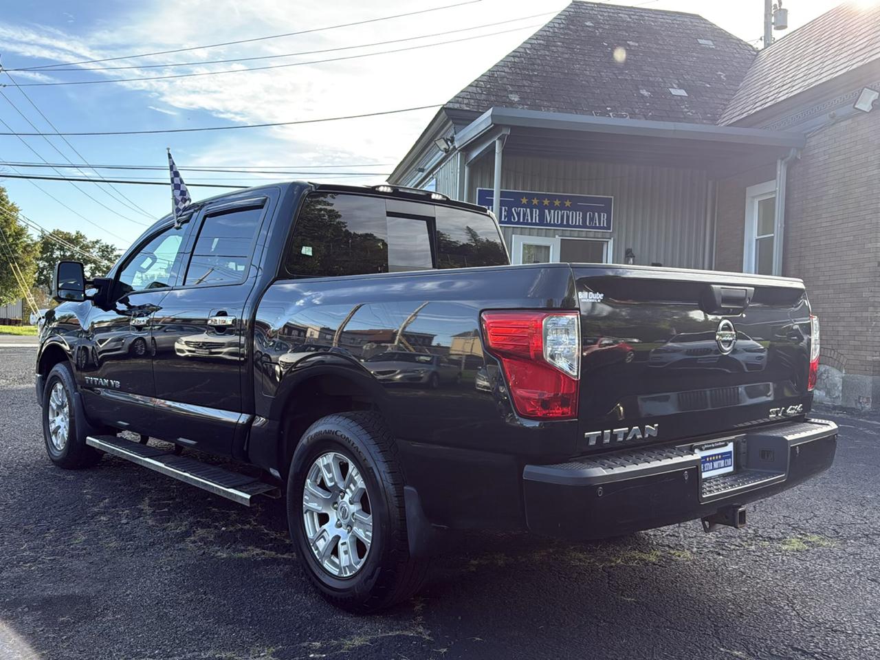 Nissan Titan SV Crew Cab 4WD 2019