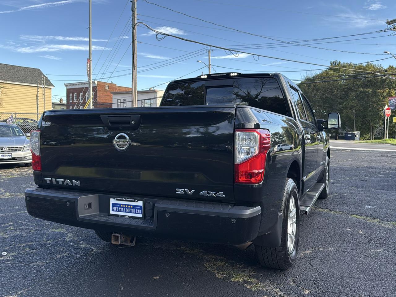 Nissan Titan SV Crew Cab 4WD 2019