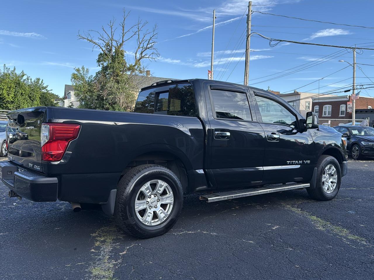 Nissan Titan SV Crew Cab 4WD 2019