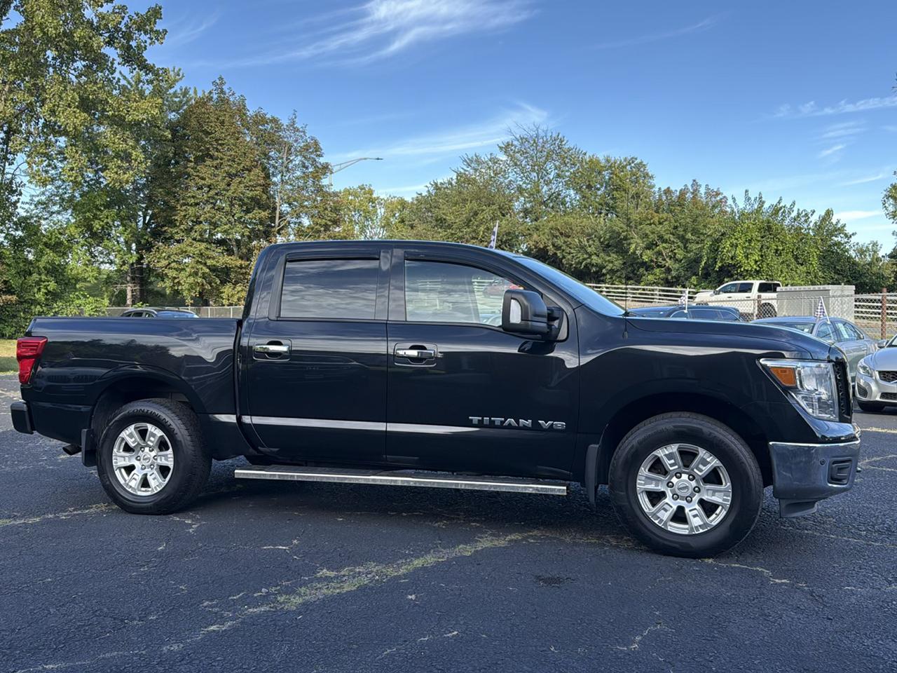 Nissan Titan SV Crew Cab 4WD 2019