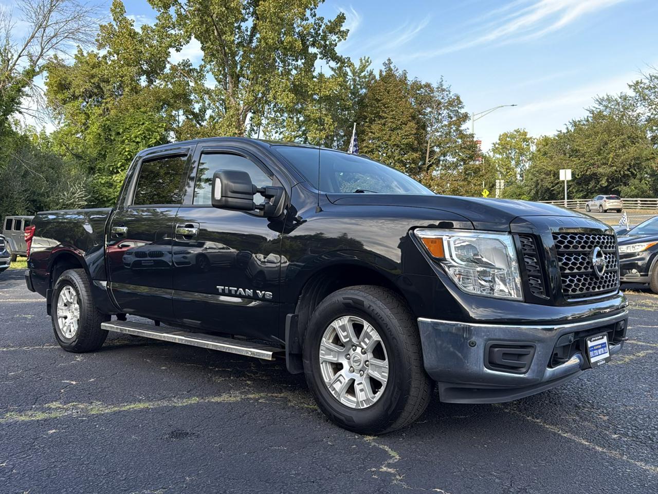 Nissan Titan SV Crew Cab 4WD 2019