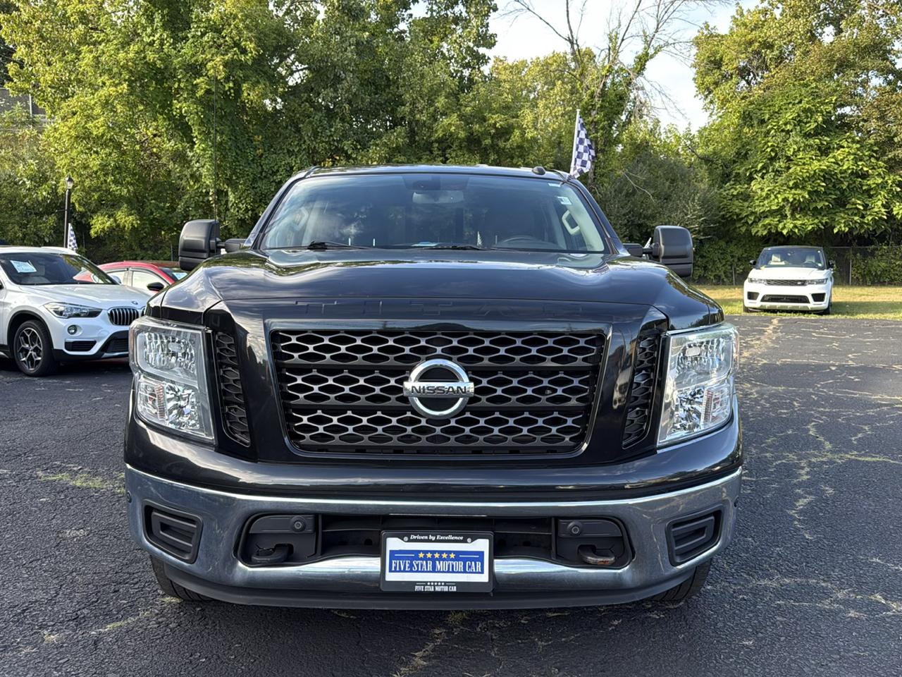 Nissan Titan SV Crew Cab 4WD 2019