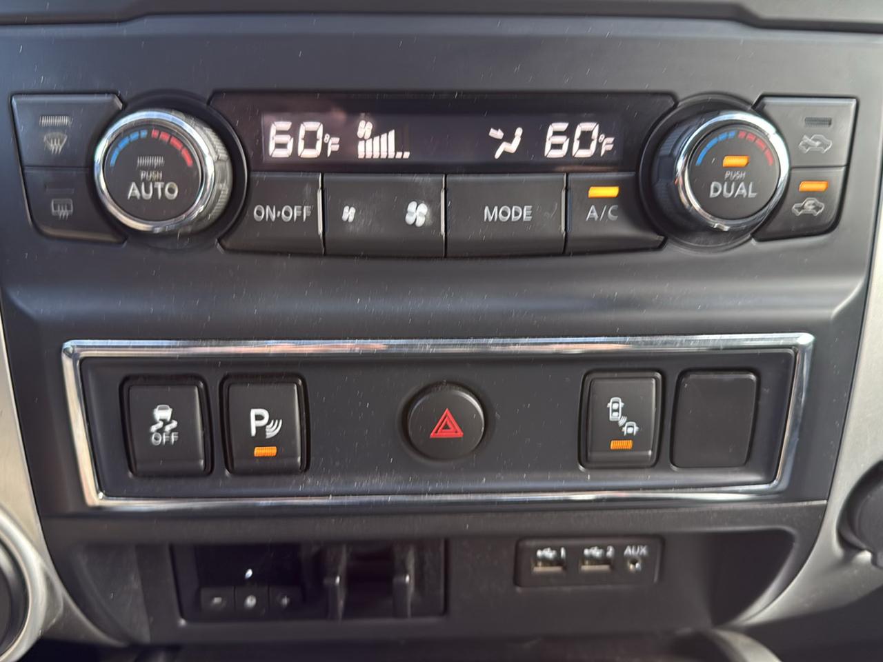 Nissan Titan SV Crew Cab 4WD 2019