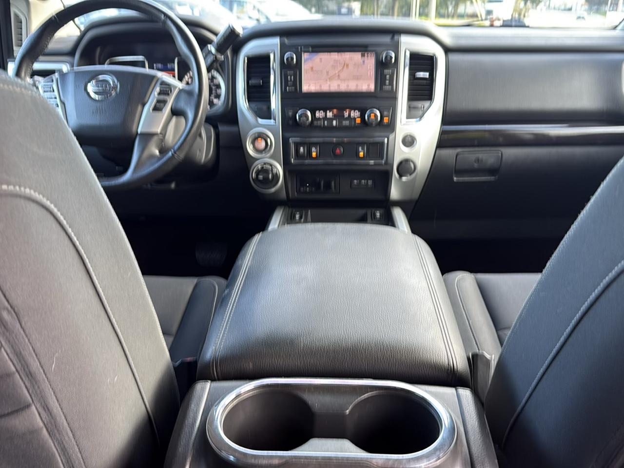 Nissan Titan SV Crew Cab 4WD 2019