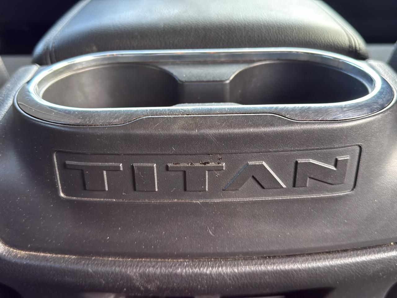 Nissan Titan SV Crew Cab 4WD 2019