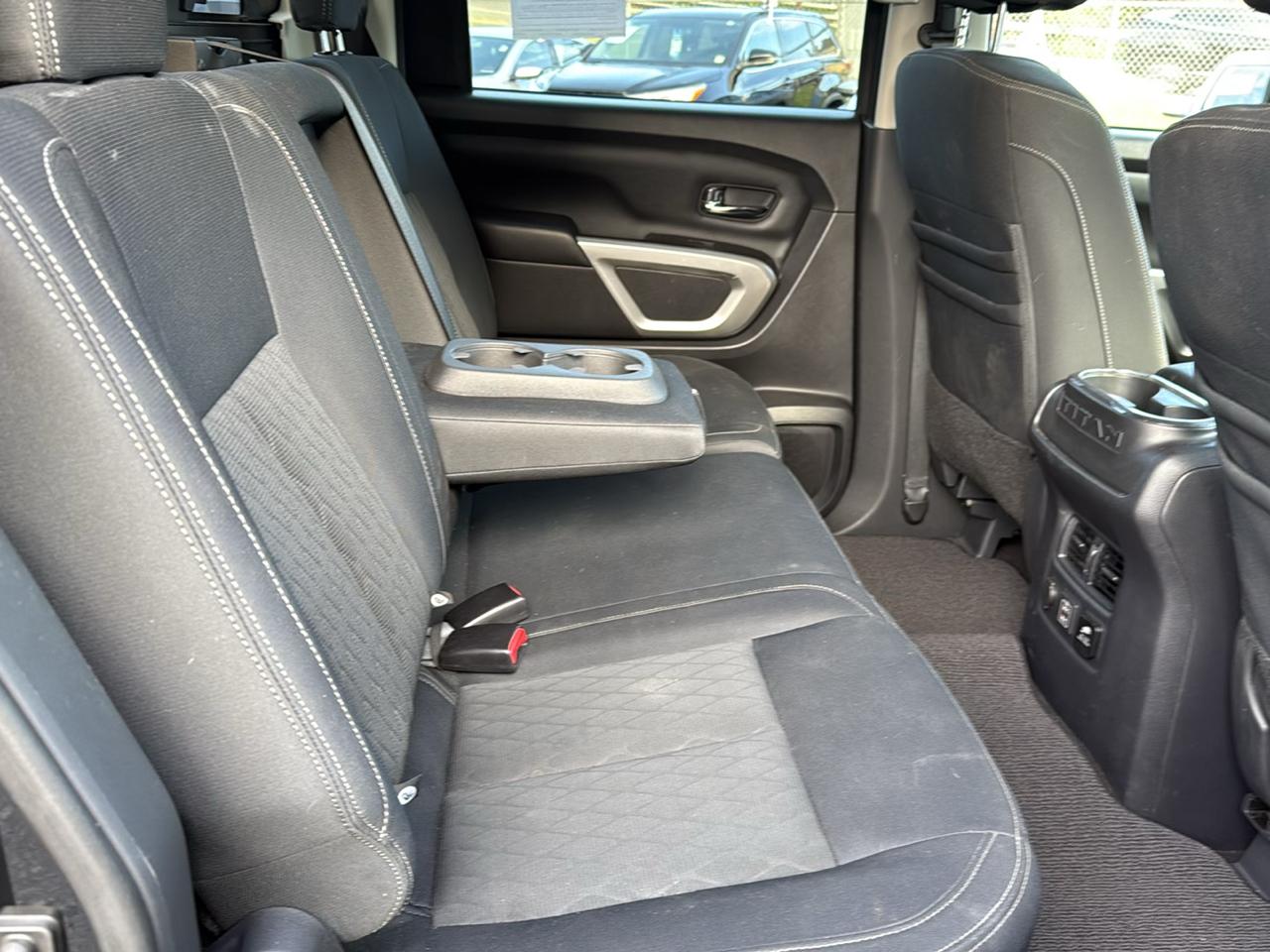 Nissan Titan SV Crew Cab 4WD 2019