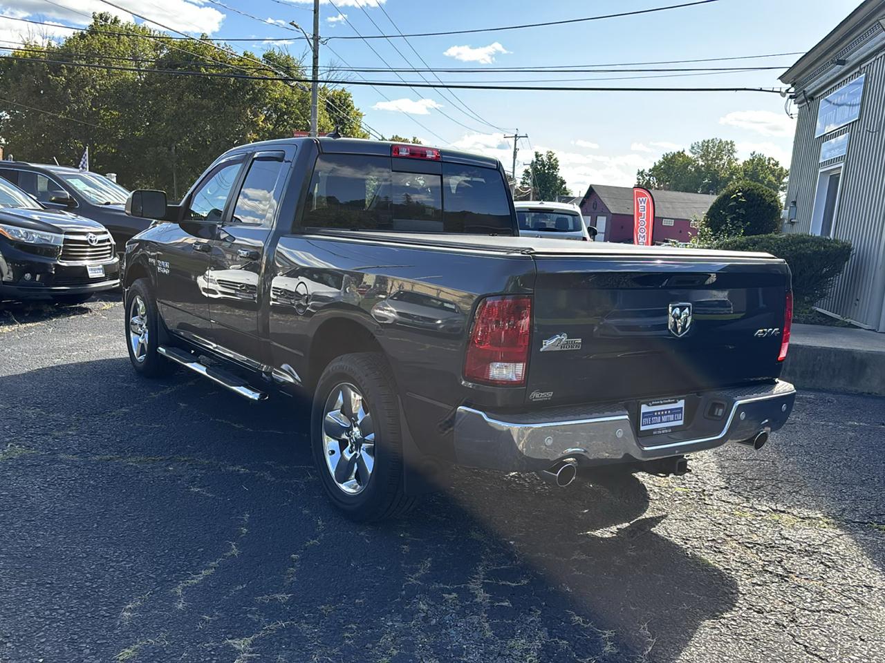 RAM 1500 4WD Quad Cab 140.5" Big Horn 2016