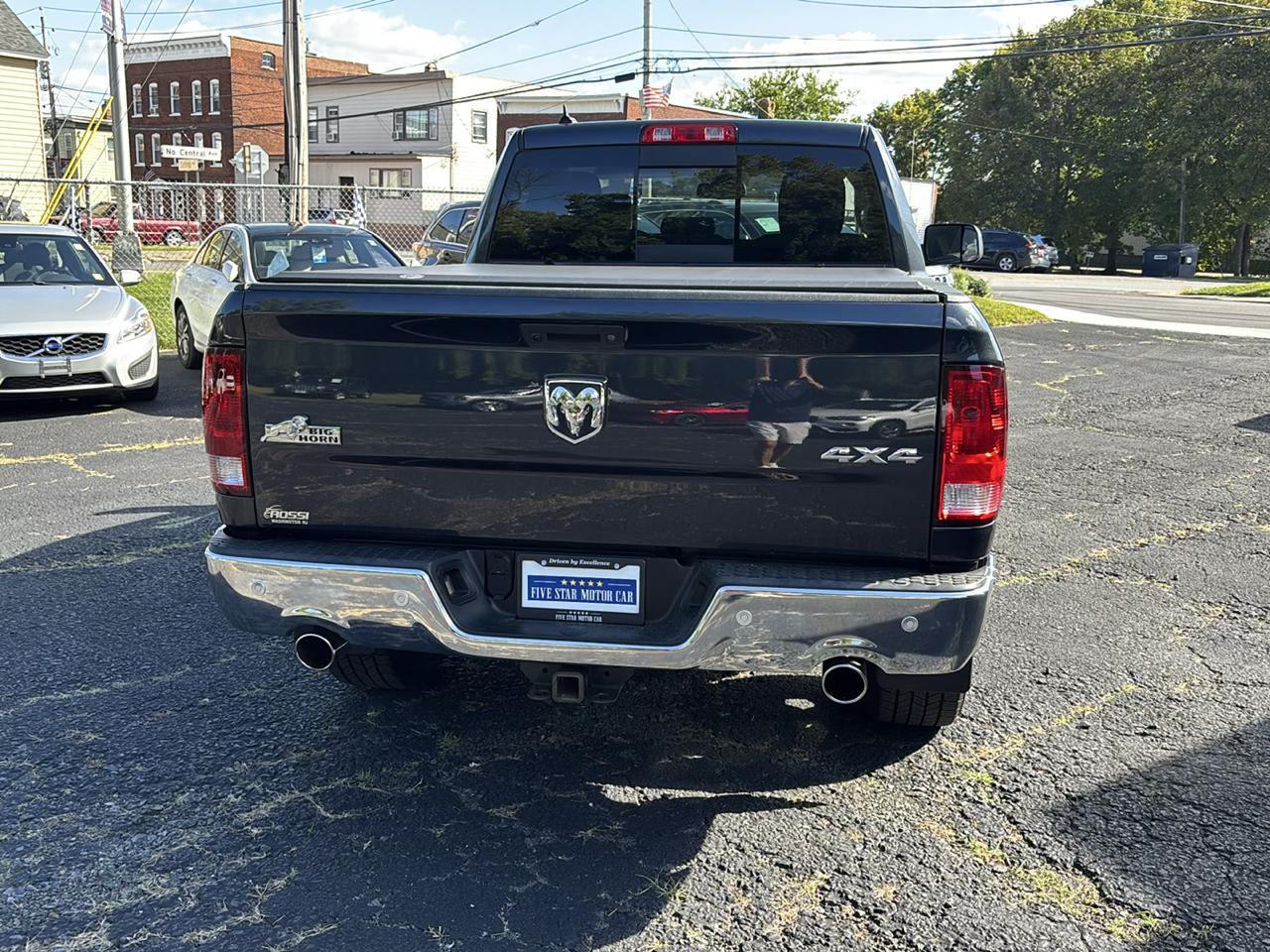 RAM 1500 4WD Quad Cab 140.5" Big Horn 2016