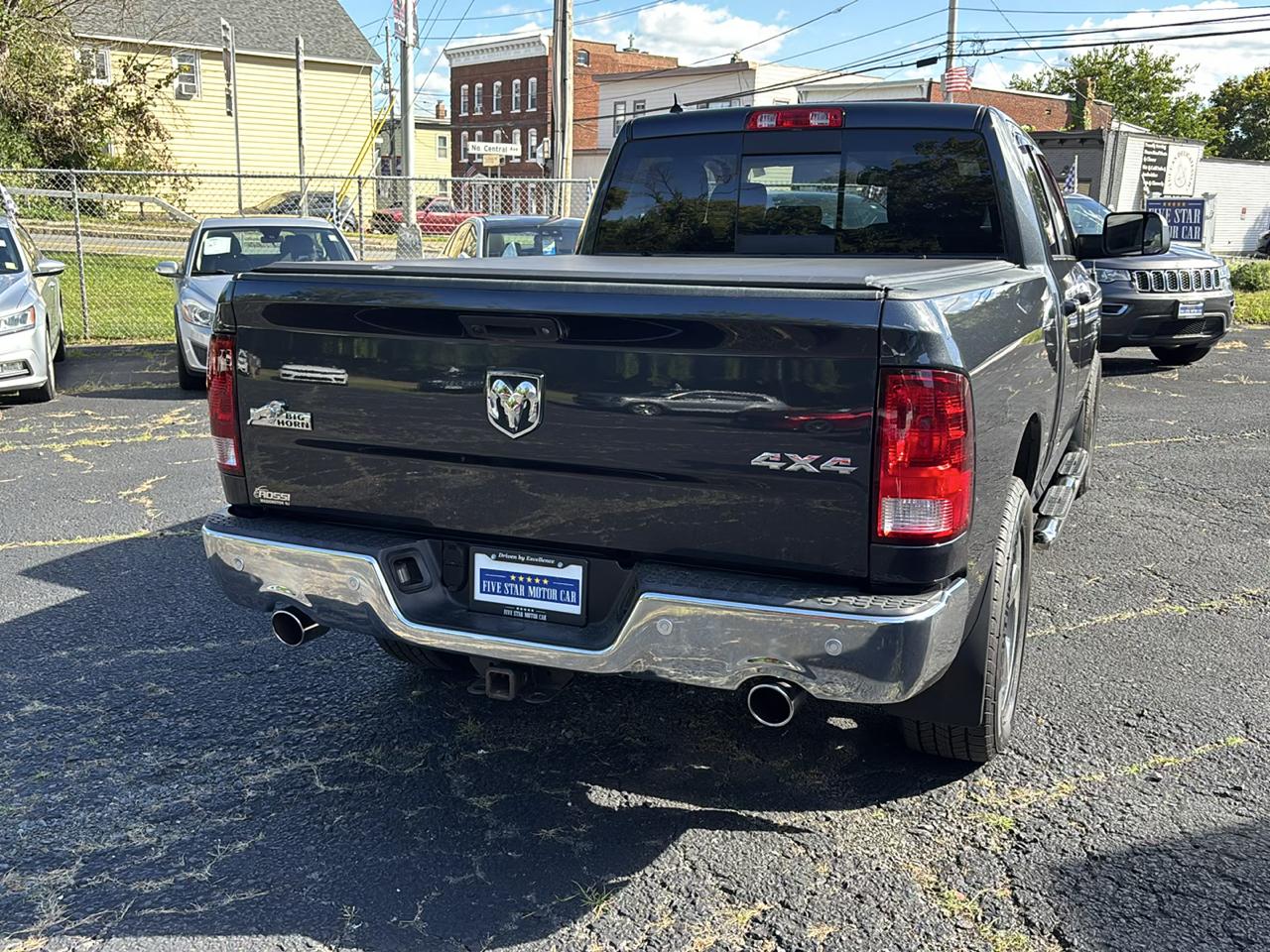 RAM 1500 4WD Quad Cab 140.5" Big Horn 2016