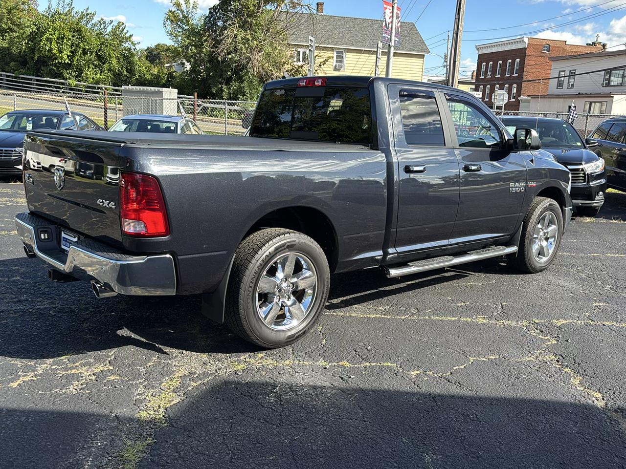 RAM 1500 4WD Quad Cab 140.5" Big Horn 2016