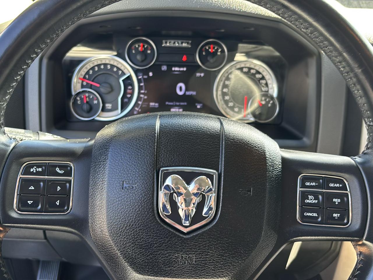 RAM 1500 4WD Quad Cab 140.5" Big Horn 2016