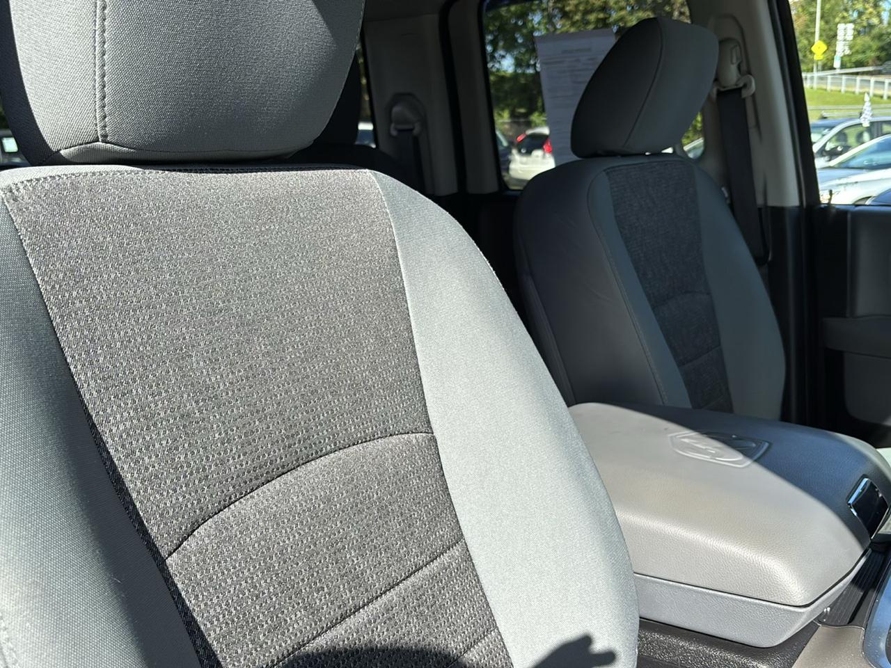 RAM 1500 4WD Quad Cab 140.5" Big Horn 2016