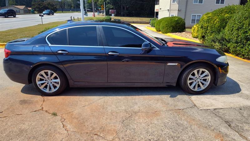 BMW 5-Series 4dr Sdn 528i RWD 2014 BMW 5-Series 4dr Sdn 528i RWD 2014