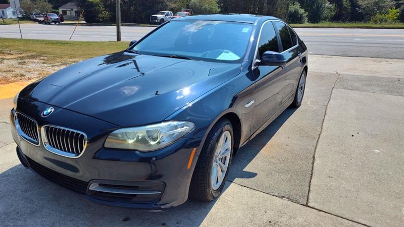 BMW 5-Series 4dr Sdn 528i RWD 2014 BMW 5-Series 4dr Sdn 528i RWD 2014
