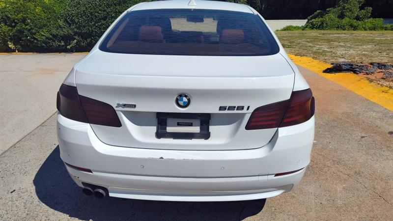 BMW 5-Series 4dr Sdn 528i xDrive AWD 2013 BMW 5-Series 4dr Sdn 528i xDrive AWD 2013