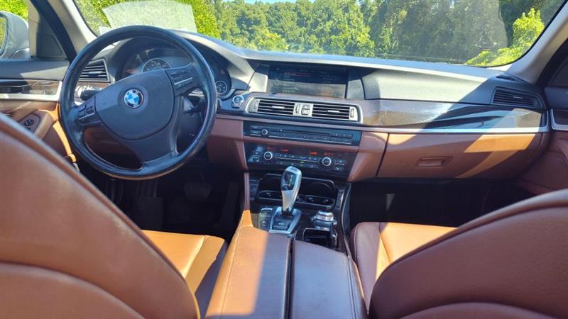 BMW 5-Series 4dr Sdn 528i xDrive AWD 2013 BMW 5-Series 4dr Sdn 528i xDrive AWD 2013