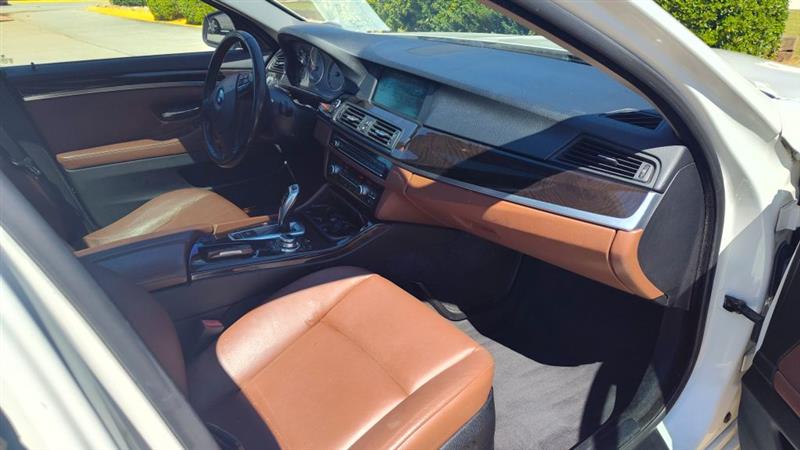 BMW 5-Series 4dr Sdn 528i xDrive AWD 2013 BMW 5-Series 4dr Sdn 528i xDrive AWD 2013