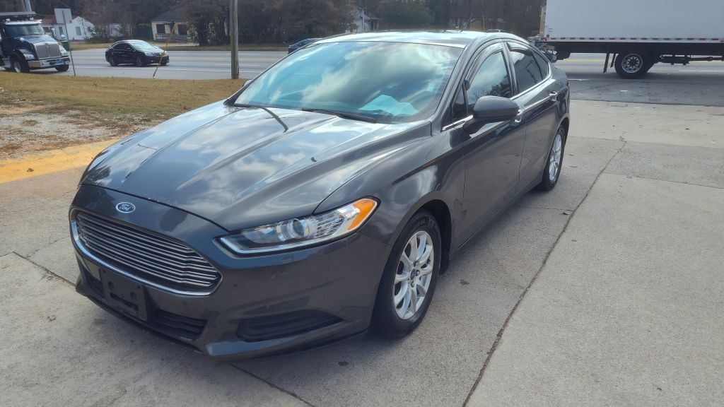 2016 Ford Fusion SE's photo