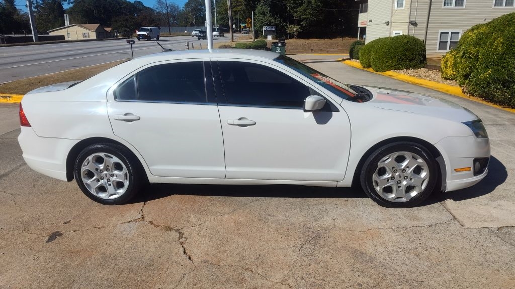 2010 Ford Fusion SE's photo