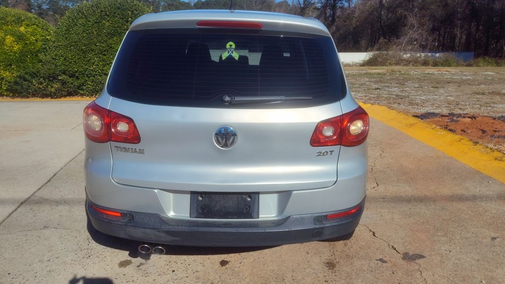 2011 Volkswagen Tiguan S's photo