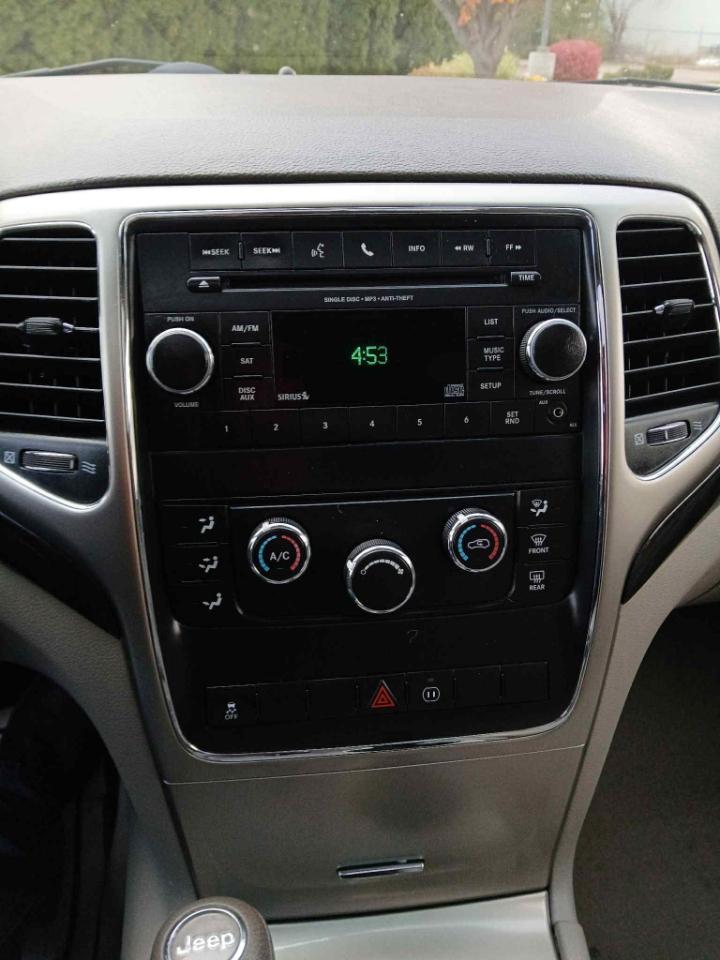 Jeep Grand Cherokee Laredo 2012