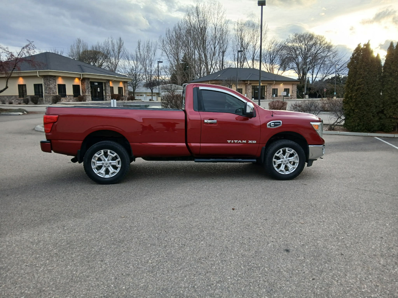 Nissan Titan SV 2017