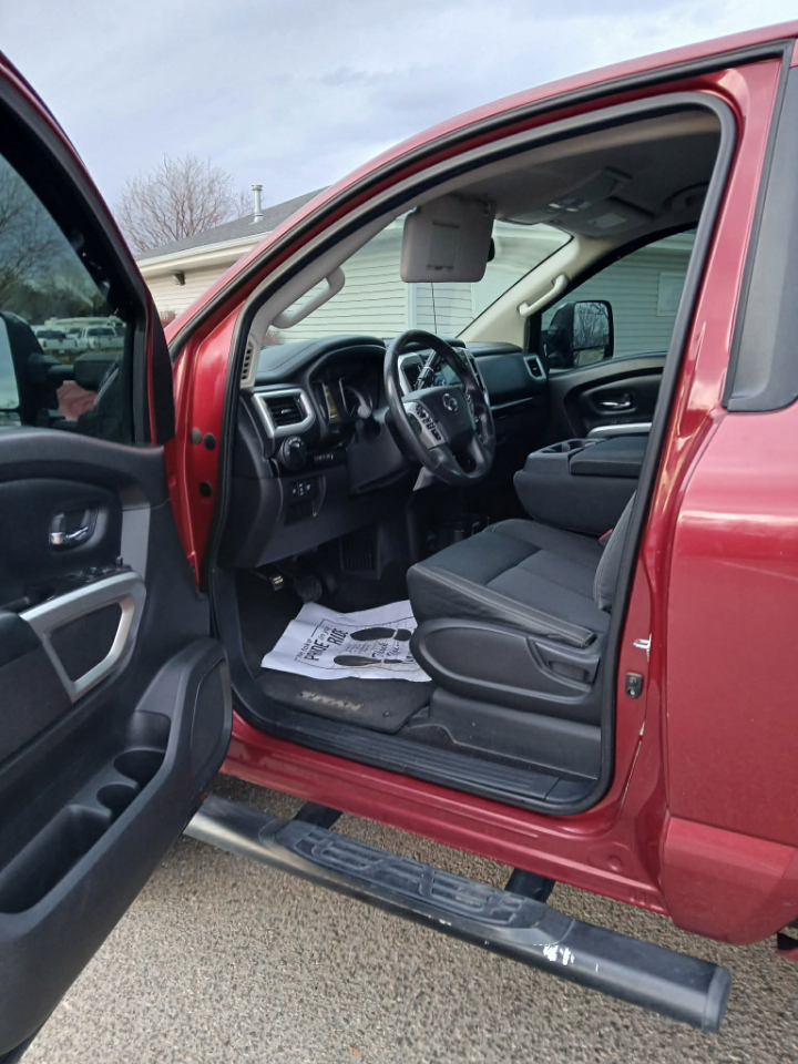 Nissan Titan SV 2017