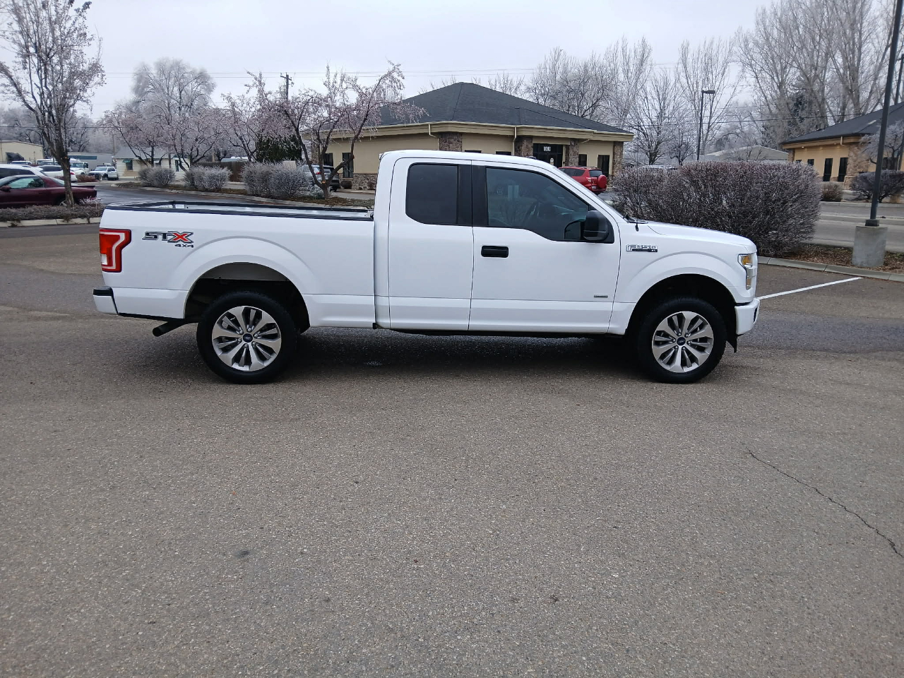 Ford F-150 4WD SuperCab 145" STX 2017