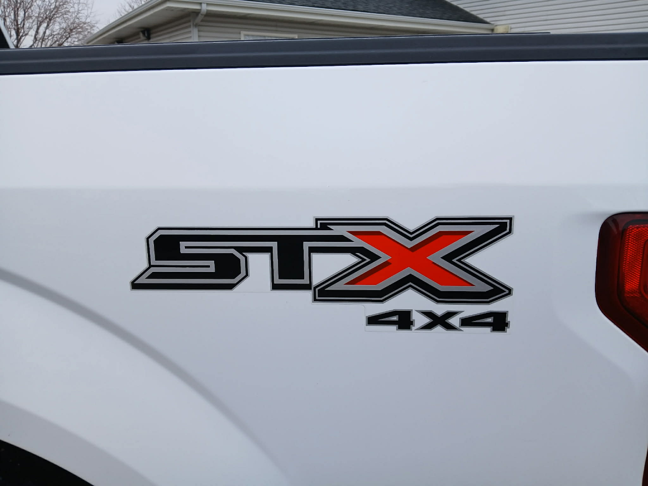 Ford F-150 4WD SuperCab 145" STX 2017