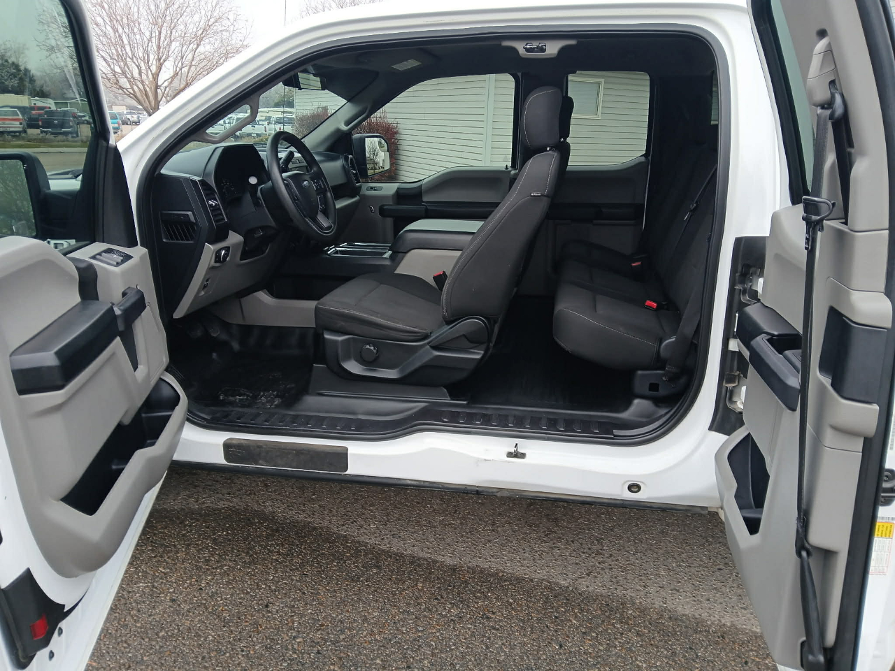 Ford F-150 4WD SuperCab 145" STX 2017