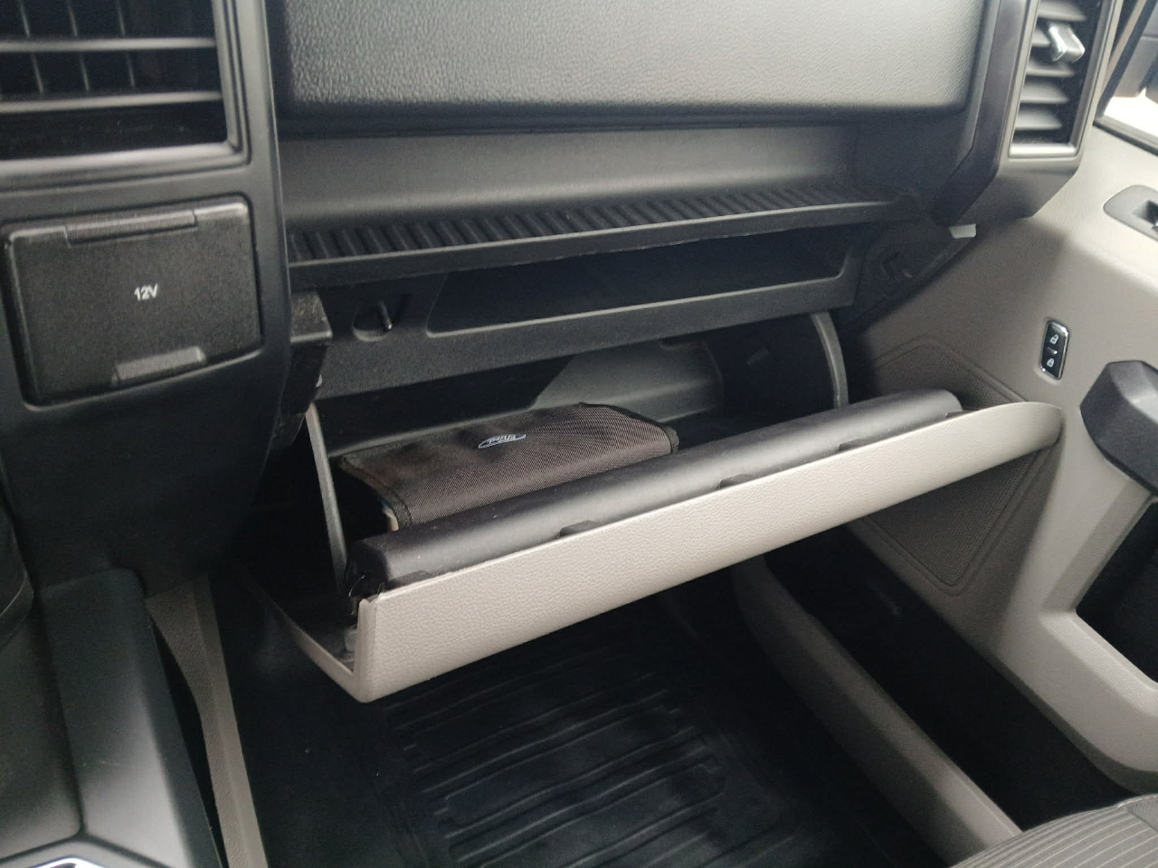 Ford F-150 4WD SuperCab 145" STX 2017