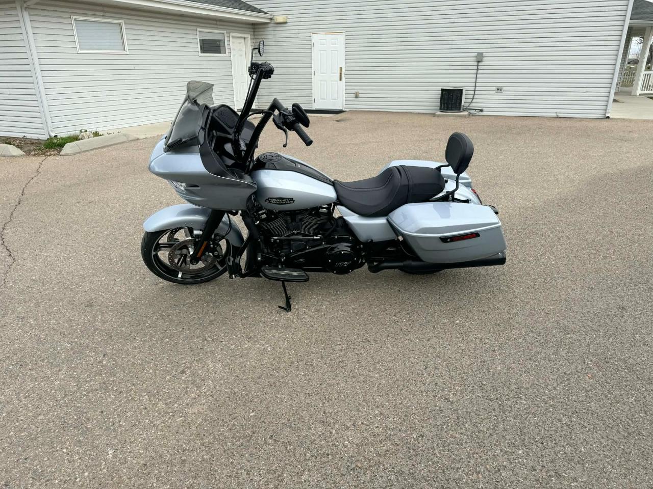 Harley-Davidson FLTRX  2024