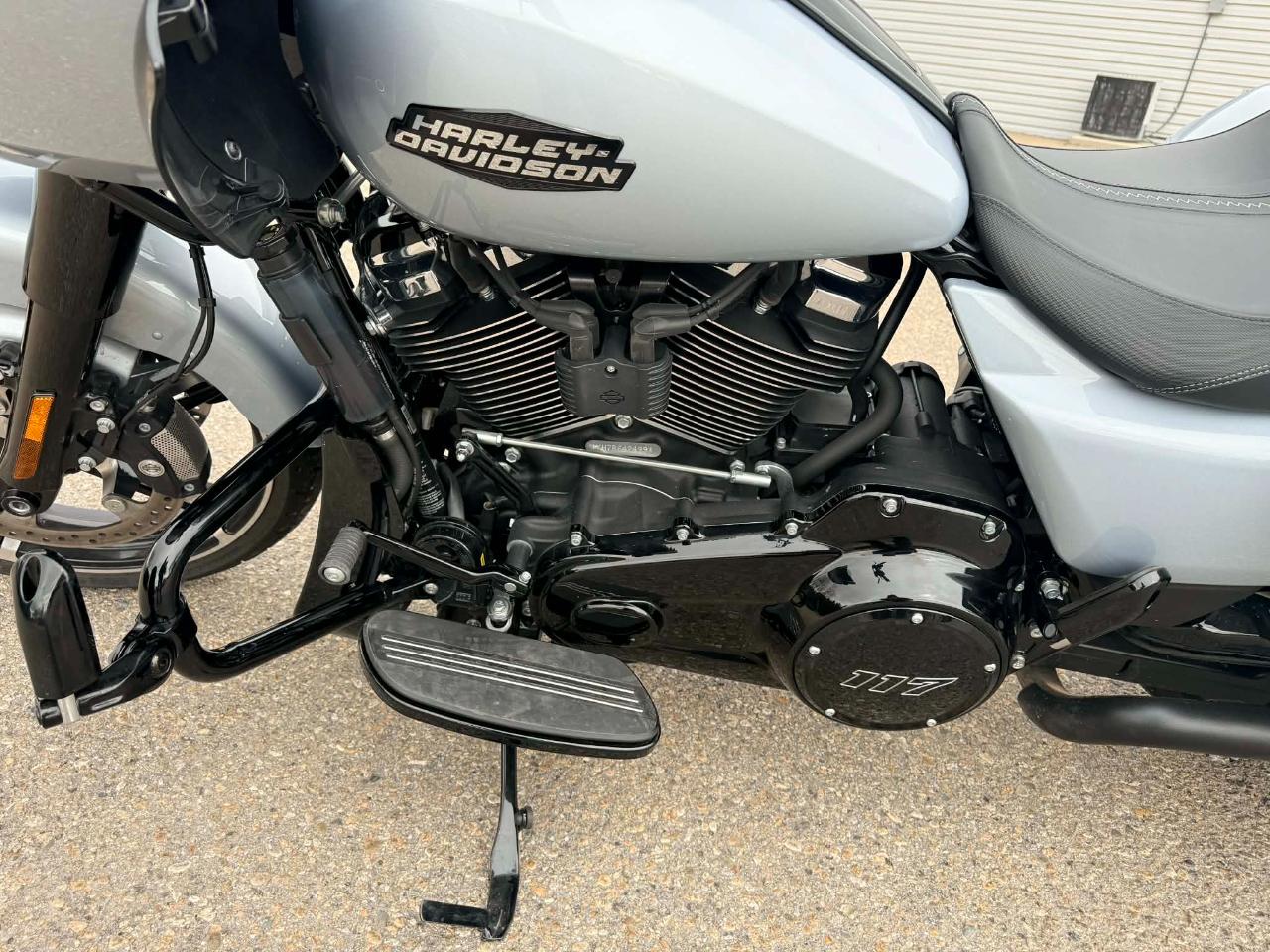 Harley-Davidson FLTRX  2024