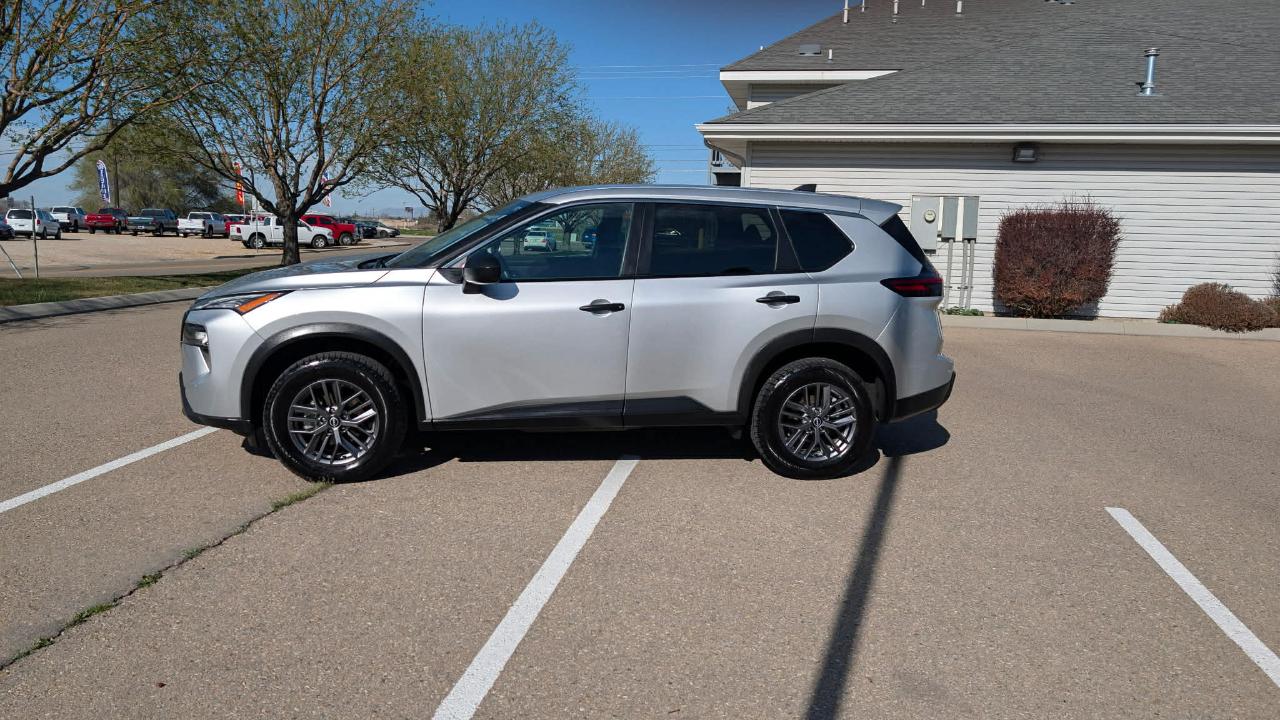 Nissan Rogue  2024