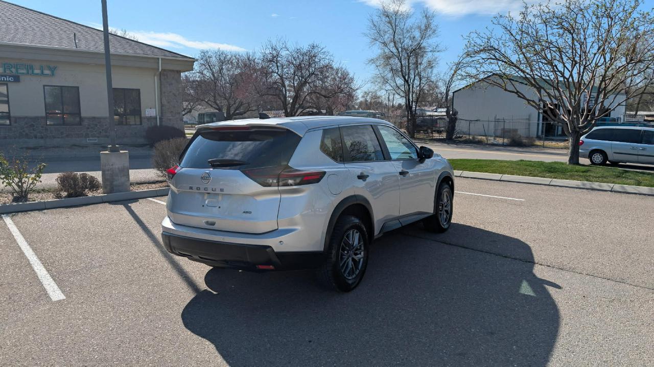 Nissan Rogue  2024