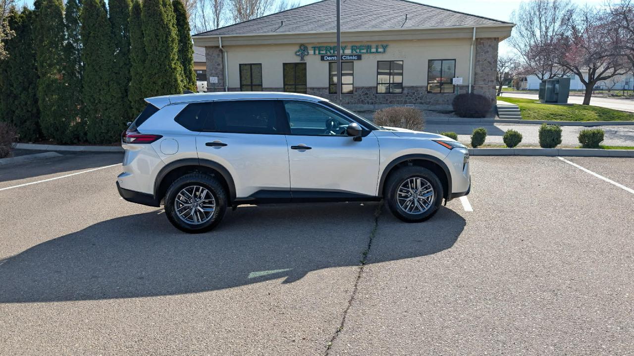 Nissan Rogue  2024