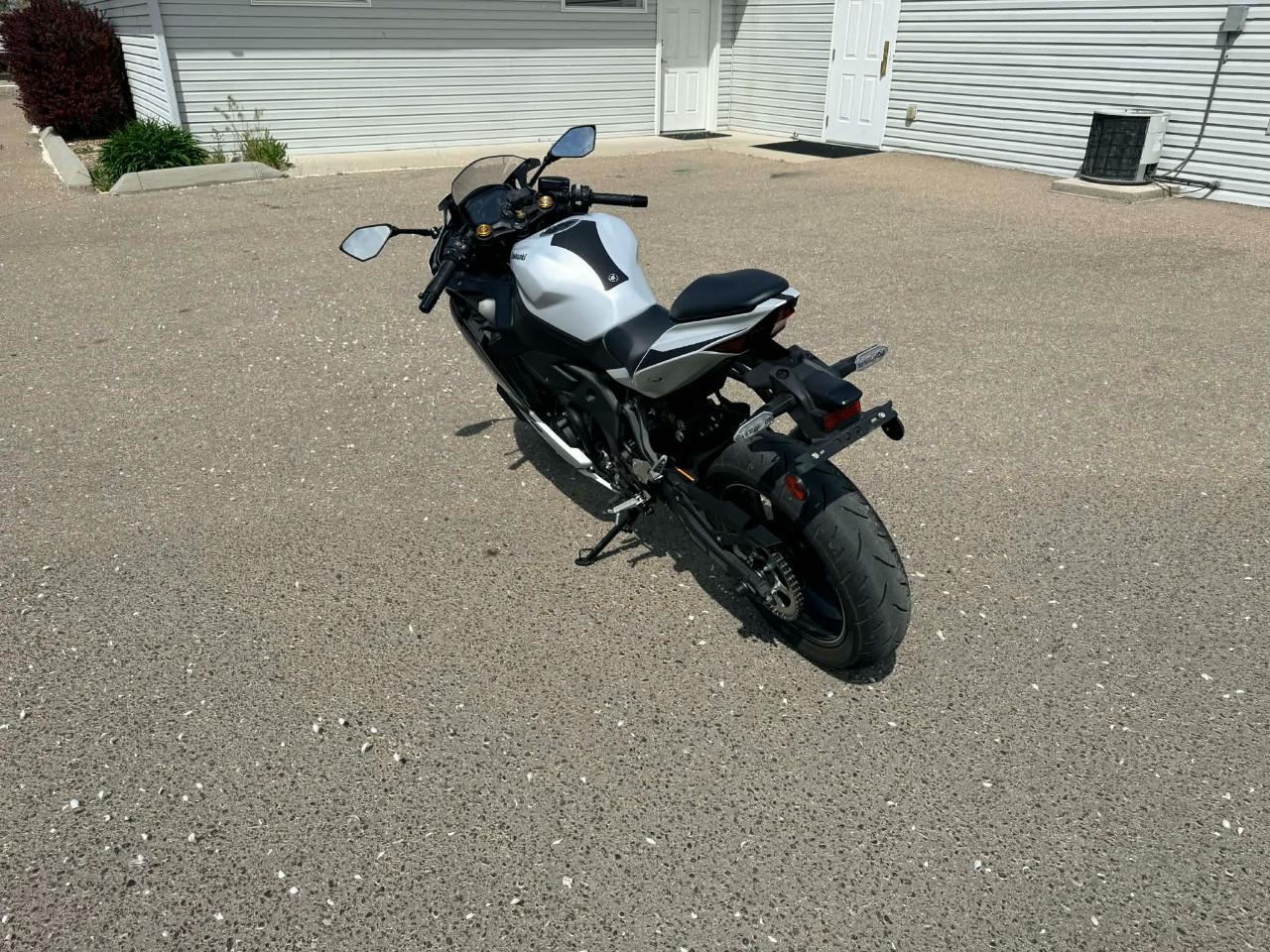 Kawasaki Ninja ZX-4RR  2025